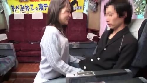 『中出し』見せつけられてカイカンのままに暴発する男、半中半外中出しするAVコレクターなど、予測不能な録画に笑ったり、落ち込んだりの作品。見！
