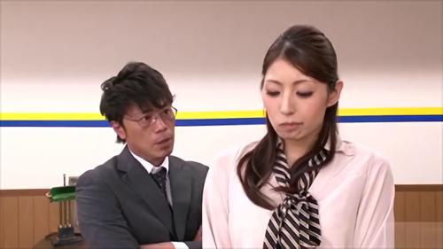 『クンニ』完ぺき8頭身BODYの秋吉ひなの見事な肢体とかわいらしいキャラ炸裂のハレンチノーパン学園物語！ふとしたことからノーパンで授業をする！