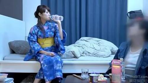 『騎乗位』盗撮だからこそ見られる「パコりたいだけの男」と「‘和服美人’な女の子」の真実。戸田恵〇香激似オフィスレディりこ20才。「かわいい！！