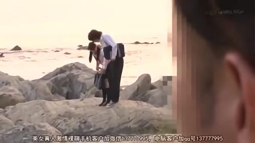 『制服』自転車に乗る女子校生を後追いして隙を見てサドルにビヤクを塗り込む男。そんな事とは知らず自転車に跨り、再度こぎ始めるとマ○コに！