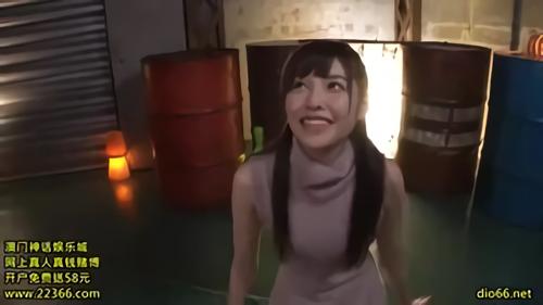 『美乳』大胆！濃厚！極上！！唾液まみれになりながら舌と舌を淫様に絡ませる濃密接吻…。神がかった舌技で「ジュロロロ」と下品な音を立たせ、キン！