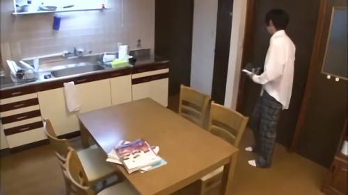『女子大生』そんなにAVばっか見るの！？と怒りと好奇心のAV鑑賞！最初は騒いでいたのに静かだと思ったら全員AVに釘づけ！しかも男優のチ○ポよ！