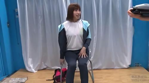 『性奴隷』「下半身を使う腹筋スポーツ女子は膣の締りが良い！」そんな噂を聞きつけ、陸上部の女子大生をナンパ。スポーツ女子の身体能力測！