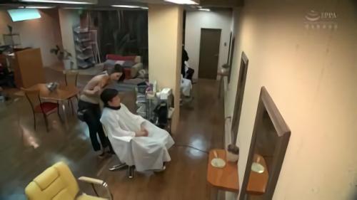 『手コキ抜き』声だしちゃダメ…蠢惑のビューティーヘアエステティックサロン。【カラー】「お客さまってダンディで素敵です」と強引に便所に押しかけ、豊！
