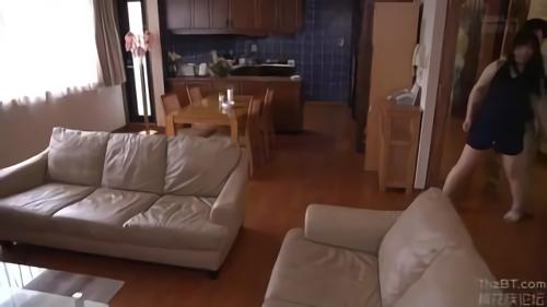 『寝取り』彼女のお家に遊びに行くとバストが大きくてとってもSEXなお姉さんが僕を誘惑してきた！彼女の事は大事だけどこんなお姉さんに！