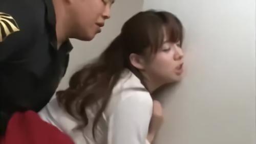 『中出し』姉の家へ遊びに来た妹夫婦を受け入れ、妹は姉の旦那を誘惑し始めると…見たことのない夫の姿に戸惑いやっかみする姉。そしてその姉を襲う妹旦那の、夫とは違う強！