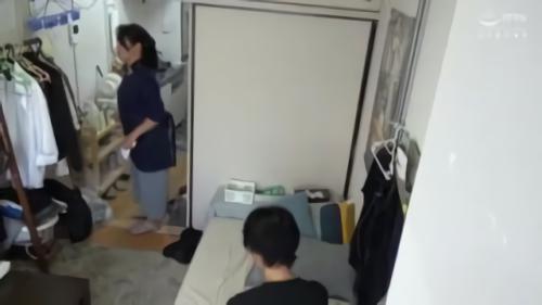 『人妻』大好評盗撮記録。ターゲットは今、巷で噂の「ご婦人レンタル」から派遣されれきた奥様。盗撮カメラを仕掛けた部屋に呼んで本気で口説い！