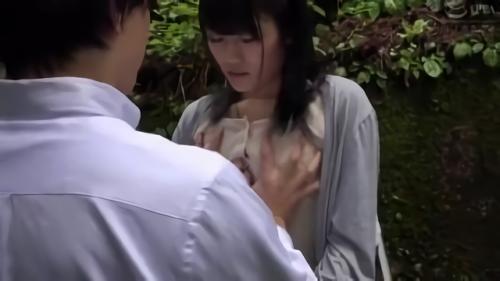 『巨乳』上京するも完全引きこもり生活。このままじゃダメと一念発起して野外露出にトライ！人見知りな性格ゆえ、野外で怯えまくり、恥ずかしさで脳！