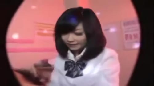 『覗き』始めて見る女子校生ばかりだった。マンションの一室で営業する裏風俗店では、猥褻行為をも黙認しているのだろうか！