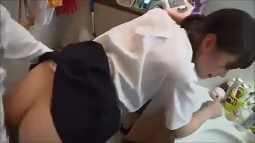 『美少女』「みんな起きて！遅刻しちゃうよ！」男だらけの家族、今はいないママさんの代わりは私一人。毎朝、9人の兄弟と1人のお父さんの朝勃ちチ○！