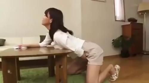 『巨乳』台所で激しく突かれイキまくる！ノーブラレオタードでのヨガ姿に欲情した隣の若者を手ほどき、誘導するように情慾を満たし、それを知！