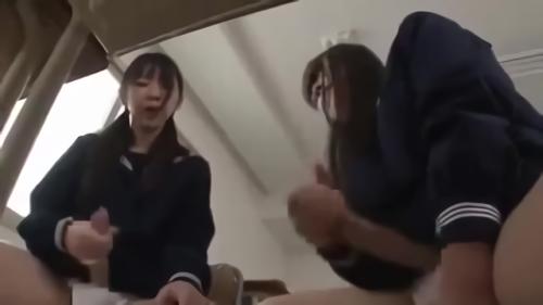 『企画』見られた事がキーポイントでSEXした親友・あいりにもち○ぽが生えてきて……2人のふたなり少女が一人Hとファックで校内露！