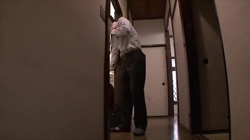 『美乳』お盆で里帰りした青年は、兄ヨメ・宮瀬リコの無防備な視線を奪われまくる。そして、ふと見てしまった風呂場における兄ヨメのチラリズム。追！