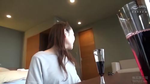 『企画』都会の喧騒から逃れるように温泉地へ―。熟女AVモデルに24時間密着録画。藤井麻未が仕事を忘れ素顔を見せる…。高校卒業後、！