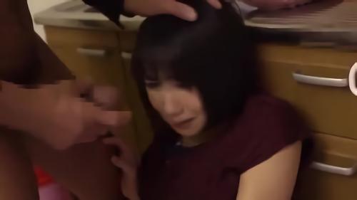 『イラマチオ』●される事を期待している自分に気づく。夫には明かせない悩み。再び乗ったバスの車内で身体を弄られムリヤリ押しかけられた家の中で痴●の！
