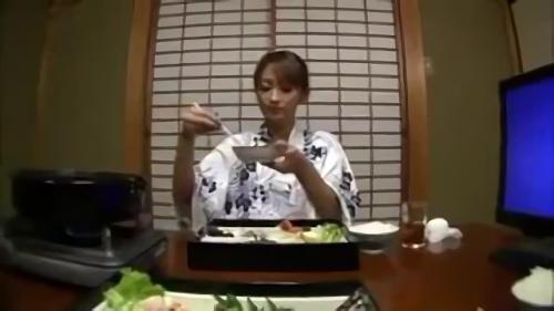 『野外』日焼け痕がワイセツな人妻・美里は、情熱的かつ知的で品格の高さを備えている反面、男を混迷させる喜び主義の性格も併せ持っていた。ドキド！