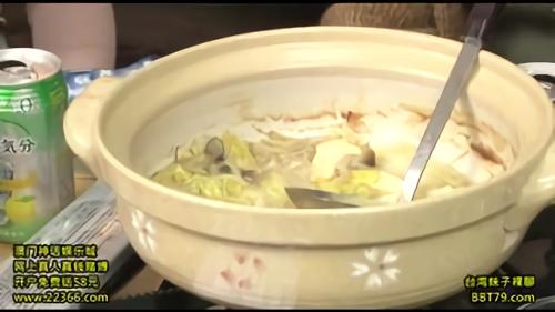 『おっぱい』鍋にオシッコまでしちゃう乱れっぷり！汗ばむバスト、びちょ濡れマ○コから大量潮吹き！理性がブッ飛んだ大乱交！FGHの巨乳をバイ！