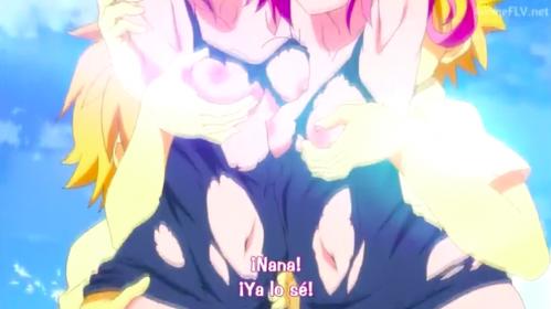 スク水姿の貧乳美少女が襲われる