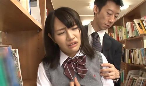 『女子校生』失禁する程感じまくり理性は破滅寸前！自分から勃起チンポをしゃぶる程淫乱に！熱く勃起するチンポはビヤクを塗られたマ○コを何度も何度も！