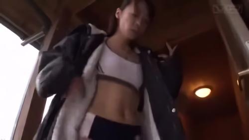 『美乳』合宿にやってきた4名の陸上女子部員たち！レーシングブルマからハミ出る若い張りのあるデカ尻が揺れる！部活動での厳しいリハー！