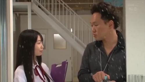 『巨乳』全裸よりもイヤらしい…夢乃あいかのHカップ美しい乳房に濡れてぴったり張り付いた制服！「夢乃、もしかしてお前ノーブラなの！？」透けて！