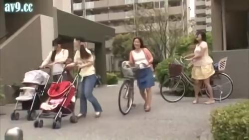 『お母さん』れただけでも超センシブル！拒絶する力を失うほど何度もイカされた人妻はやがて犯〇れた男を受け入れてしまい…。夫以外のチ○ポでジレンマ！