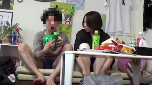 『人妻ナンパ』まさかカメラが仕掛けられているとも知らずナンパ部屋にやってきた不倫妻たちの素顔と赤裸々な痴態！！まさに情欲的のエッセンス！情欲的～！