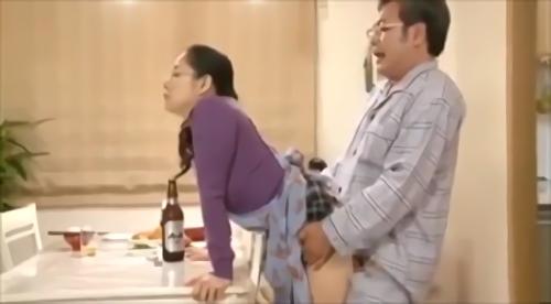 『巨乳』真面目すぎる妻。Hをしてもうんともすんとも言わず、恥ずかしいのかHが嫌いなのか未だ分からない。そんな彼女を不倫させてみた…他人棒に！