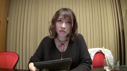 『メイド』禁断の恋相手とデートを愉しむ若妻・みさきは、指輪を外し一人の女としてツーショットの時間を過ごす…。熱い接吻を交わし、男が用意した！