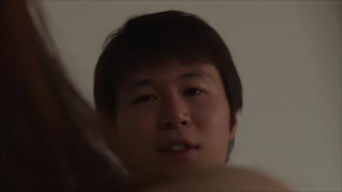 『立ちバック』幸せな夫婦生活を送っていたさなの日常が、突如として音もたてる間もなく崩れ行く。気づけばそこは‘生活’の匂いのまるでしない何もない部！