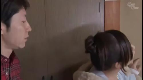 『温泉』しょう太一家は親子3人で温泉トラベルを計画していたのだが、母親に外せない仕事が入ってしまう。しょう太と父親はフレンドの徹！