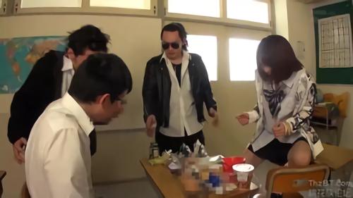 『媚薬』低脳なDQNも嫌いだがDQNに連れられて歩いてる女はもっと嫌いだ！強い奴の近くに居る事でまるで自分まで偉くなったような態度を取りや！