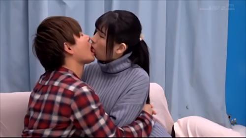 『マジックミラー』まだ出会った事のない、同じ大学に通う男女に恋愛の機会をミラー号スタッフが提供。ミラー号内で2人きりにして、男女がHに至るまでの実際！