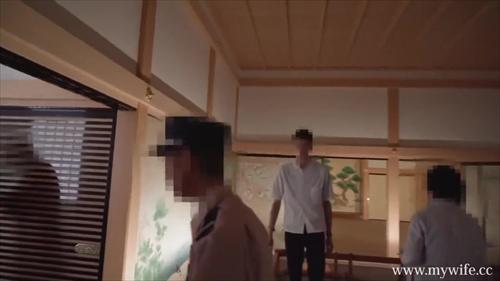 『美人』【辻村成美】清純なルックスにモデルのような高身長スマート身体の人妻…「そこっ…気持ちいい！」腰を振りながら陰部を充てがうと色白の裸！