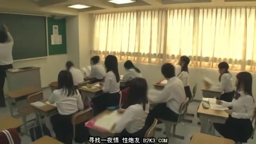 『爆乳』水泳授業の後、クラスの女子の下着が無くなる大事件発生！去年まで女子校で、クラスにただ1人の男である俺が犯人だと疑われた！