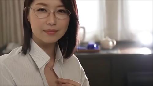 『手コキ』しっかりとした仕事で定評のある上司の加藤さん。厳しい傍優しく接してくれて僕はずっと彼女のことが好きだった。今日も彼女と一緒に営業回！