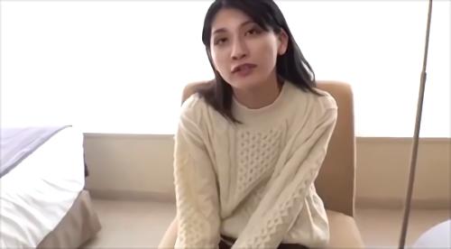 『騎乗位』素人女子大生が人生初の顔射にチャレンジ！初めて精子を顔で受け止め、新たな性癖が開花！そのままもう一回かけて欲しいとスマイルで連続お！