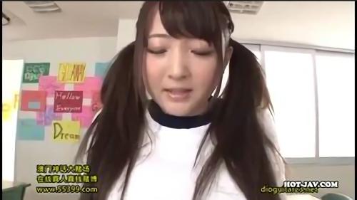 『顔射』とってもかわいく、時にイタズラ好きな「ゆい」ちゃんと過ごすSEXな学園性活！肉棒挿入にベビーフェイスは赤く染まり、超センシブルな秘！