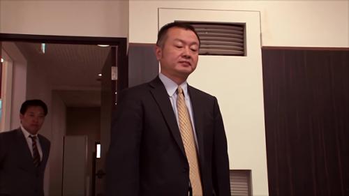 『凌辱』社長秘書のあさ美は、専務が不正輸入に関わっている証拠を恋人であるフリー記者に頼まれて探すことになった。深夜、オフィスを物色するあさ！