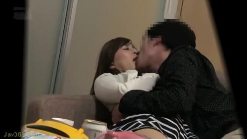 『ベロチュー』尻軽感は出したくない…そんな乙女心をアノ手コノ手で解きほぐし、無事SEXに至るまでを克明に盗撮。ハンサムボーイでもないし話が上手いワケ！