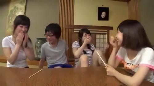 『王様ゲーム』完全主観で夢のようなハーレム修学トラベル！男子生徒は僕ひとり…録画係に任命されて女子のバスト、マ●コを独り占め！ハメを外！