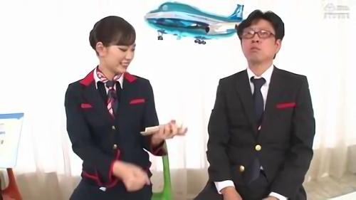 『黒パンスト』フライト帰りのキャビンアテンダントさんとその上司2組にインタビュー！それぞれの航空会社の威信をかけて野球拳で対決してもらいました！！