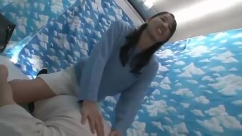 『素股』「10分で5千円がもらえるファッションチェックですよ」と女の子をナンパ♪父娘愛リサーチでお父さんを呼んでもらいました。簡単なスキン！
