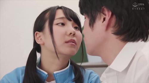 『ベロチュー』成績優秀！部活でも好成績をおさめる女の子はとっても情欲的だった！とてつもない巨乳なるかちゃんの一風変わった痴女アクトがあなたの心と！