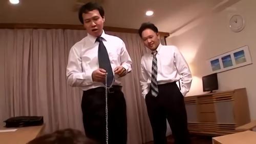『エロ』抑え切れない肉欲…呼び起されるオンナとしての悦び…。持ち前の美貌と自慢の巨乳で男達を誘惑する不貞妻「メイ」の秘蜜。宅配業者と、隣家！