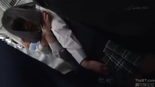 『女子高生』すると高濃度アルコールがセンシブルな粘膜から摂取され…目を虚ろにさせ、足元はフラつき、ホロ酔い状態に！！感じやすくなったクリ！