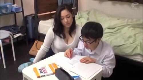 『児玉るみ』受験を控えた男子校生を教え子に持つ現役巨乳人妻カテキョが隠しカメラを仕掛けた教え子宅で懸賞金付きの誘惑ミッションにチャレンジ！