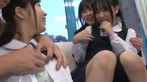 『美少女』東京で修学トラベル中のウブ娘達をMM号に乗り込ませ、学校では教えてくれないズル剥けデカチン性教育授業開講。初めて見る大人ち○ぽに、！