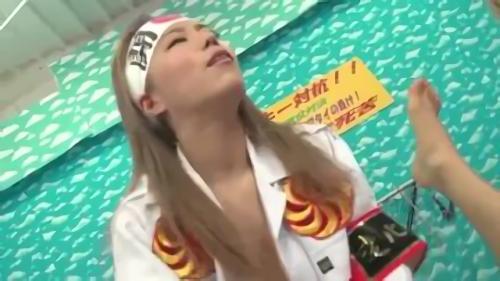 『香椎りあ』いつものことながらのたまり部屋にやってきた制服姿の少女と友人がいきなり目の前でHを始めても誰も関心を示さずにレクリエーションをした！