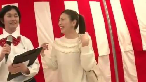 『電マ』素人娘が両手を制限され、股間に電マを固定されたとっても恥ずかしい状態でクイズにチャレンジ！制限時間10分以内に10問正解すれば高額！